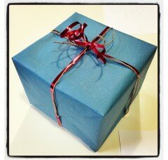 Синяя упаковка Среднего подарка